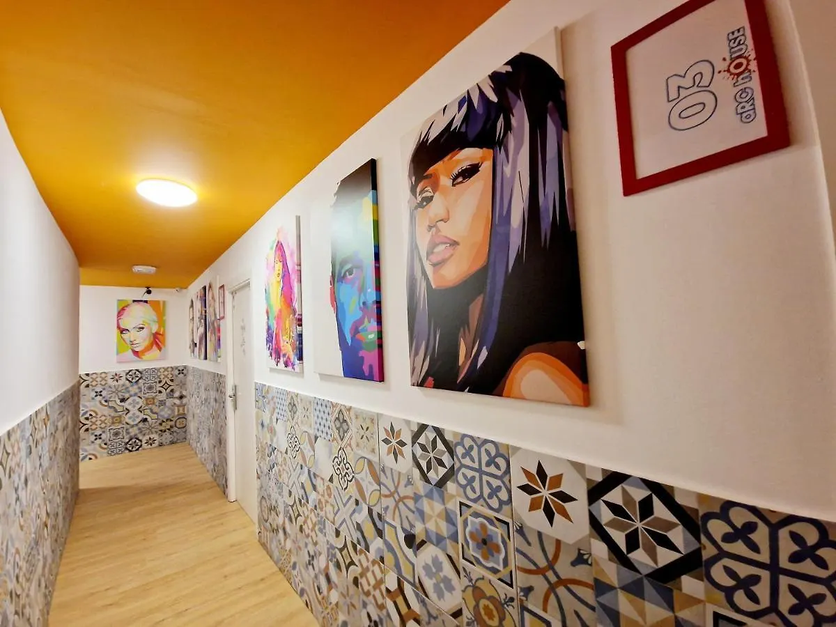 Arc House Barcelona Hostel