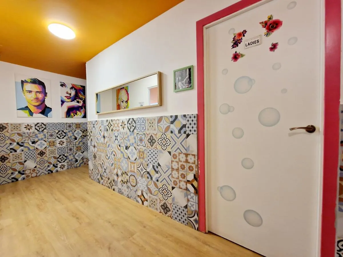 Arc House Barcelona Hostel