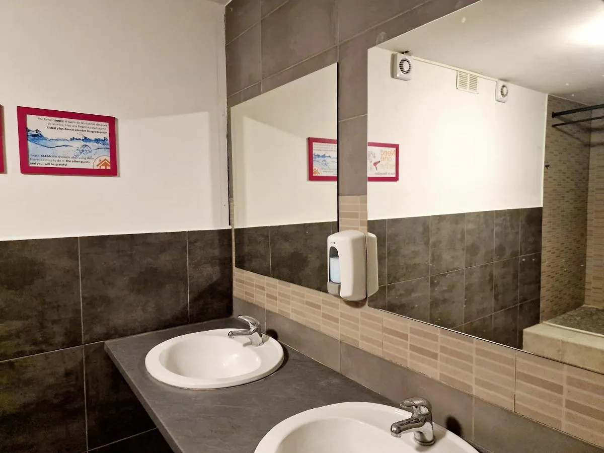Arc House Barcelona Hostel