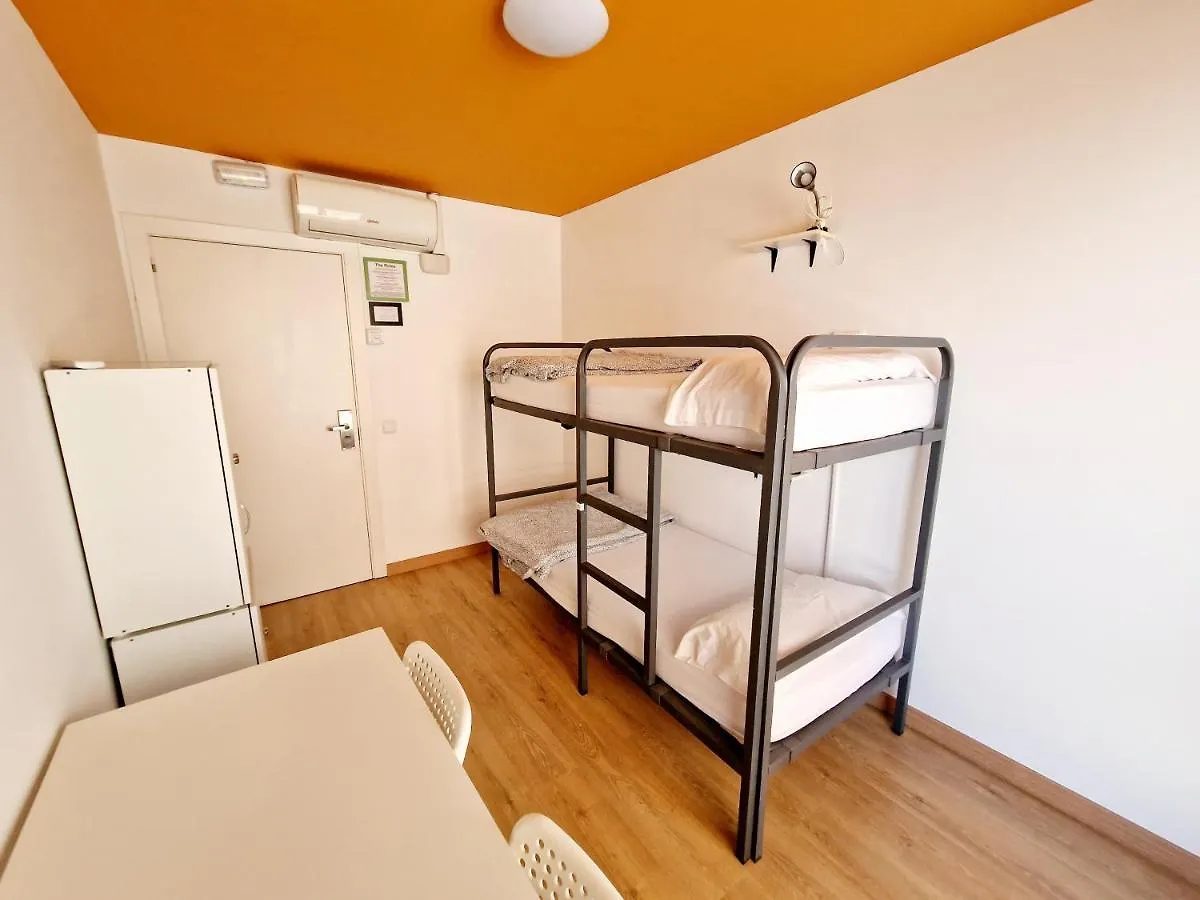 Arc House Barcelona Hostel