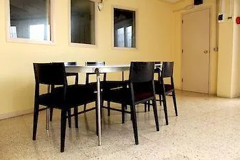 Arc House Barcelona Hostel