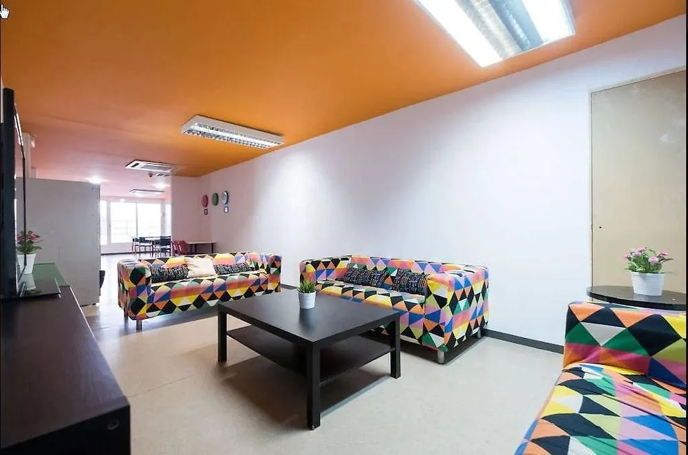 Arc House Barcelona Hostel 0*,