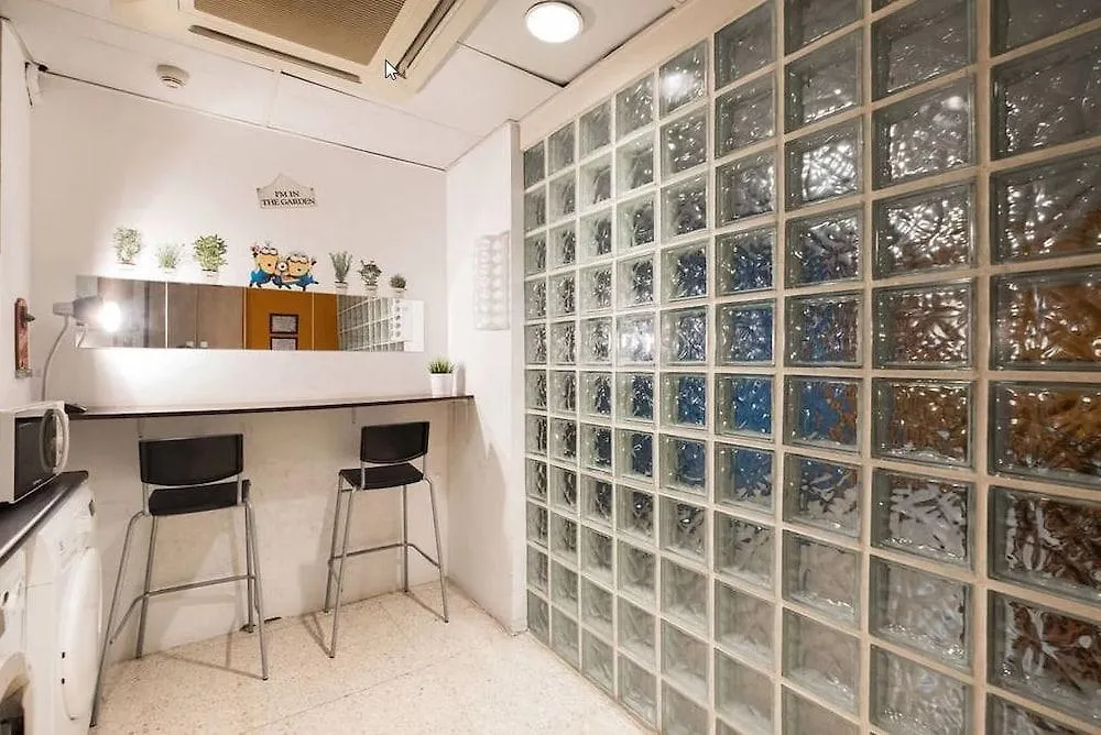 Arc House Barcelona Hostel