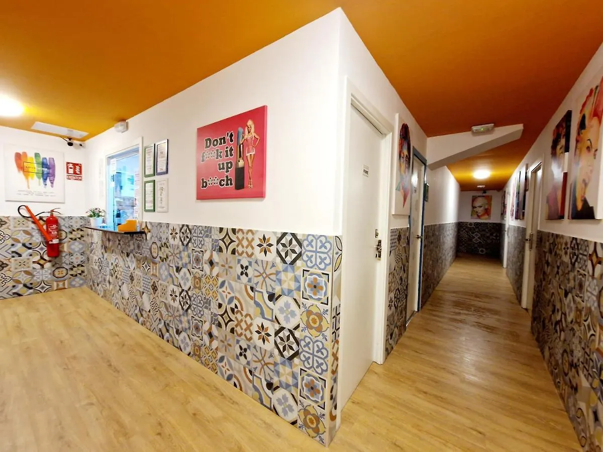 Arc House Barcelona Hostel