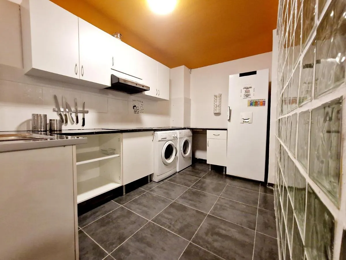 Arc House Barcelona Hostel