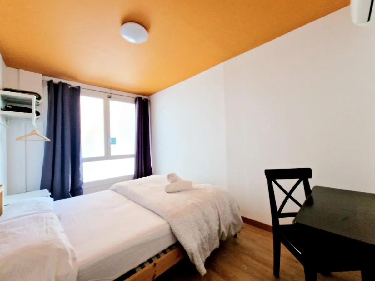 Arc House Barcelona Hostel
