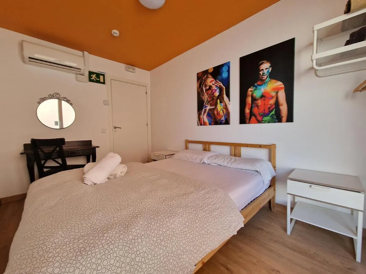 Arc House Barcelona Hostel