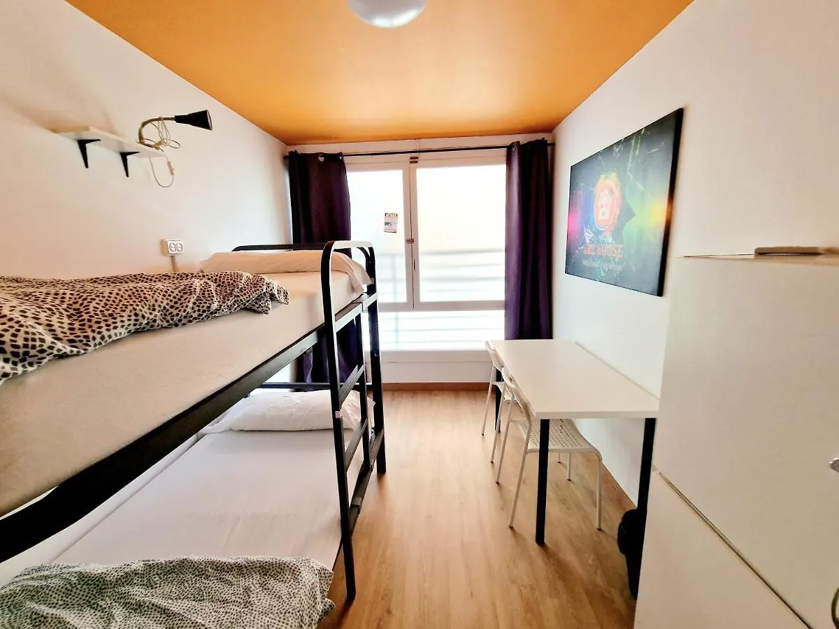 Arc House Barcelona Hostel Ισπανία