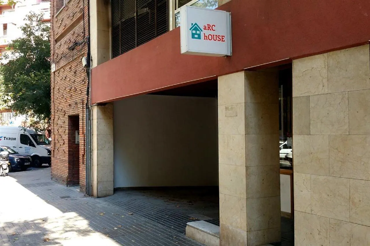 Arc House Barcelona Hostel 0*,