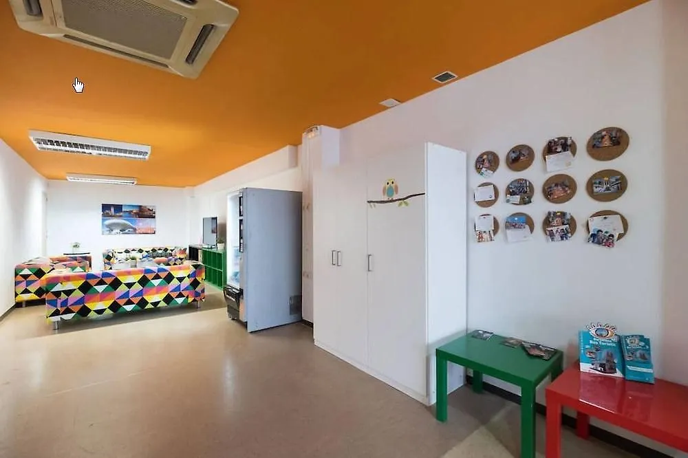 Arc House Barcelona Hostel