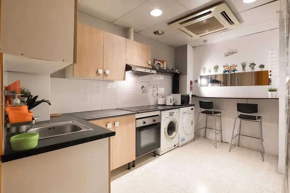 Arc House Barcelona Hostel
