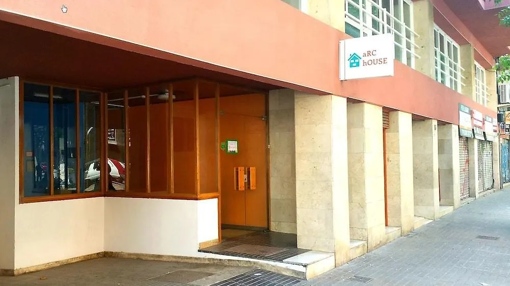 Arc House Barcelona Hostel